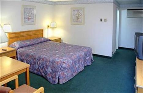 Downtown Motor Inn Warren Room photo